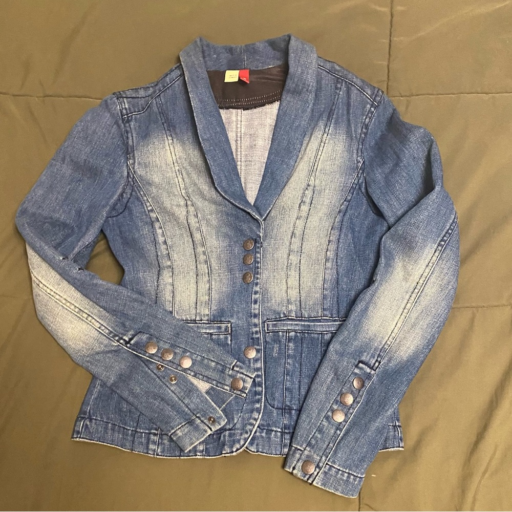 Distressed denim jacket - Picture 11 of 11